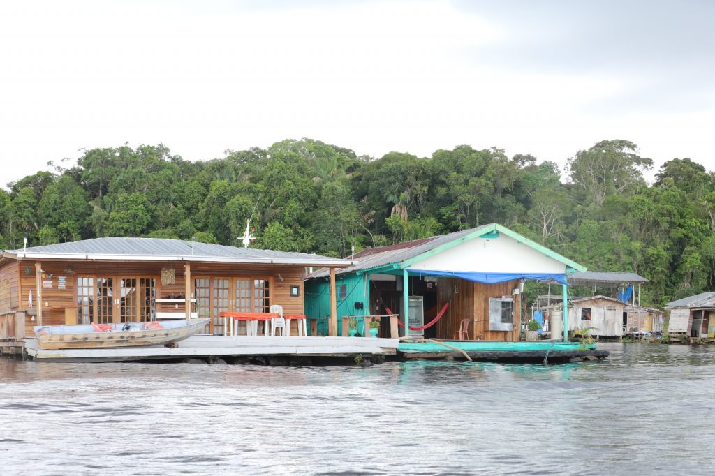 Flutuantes do Tarumã-açu em Manaus