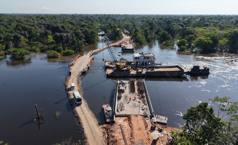 Obra da Ponte sobre o Rio curuçá