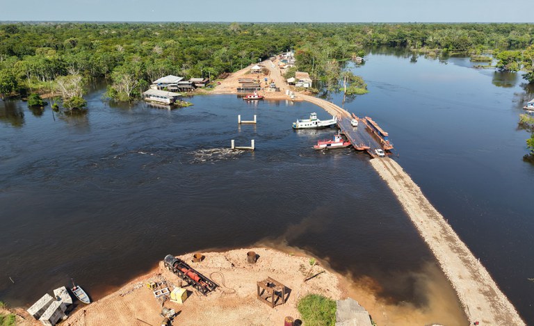 Obra da Ponte sobre o Rio Autaz Mirim