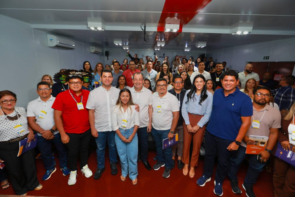 Em encontro com secretários de assistência social, senador Omar Aziz propõe modelo de gestão permanente para o setor