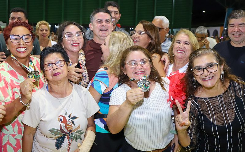 Prefeito David Almeida encerra Olimpiadas da Terceira Idade em Manaus ao lado de participantes