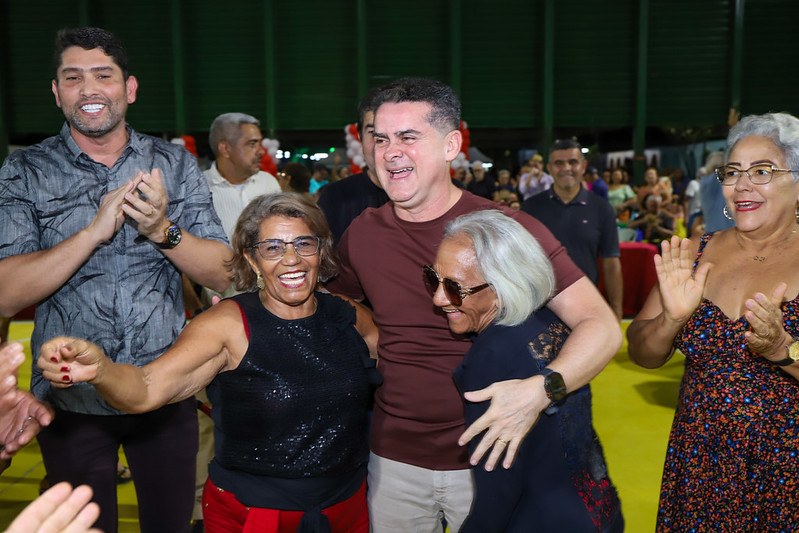 Prefeito David Almeida encerra Olimpiadas da Terceira Idade em Manaus ao lado de participantes