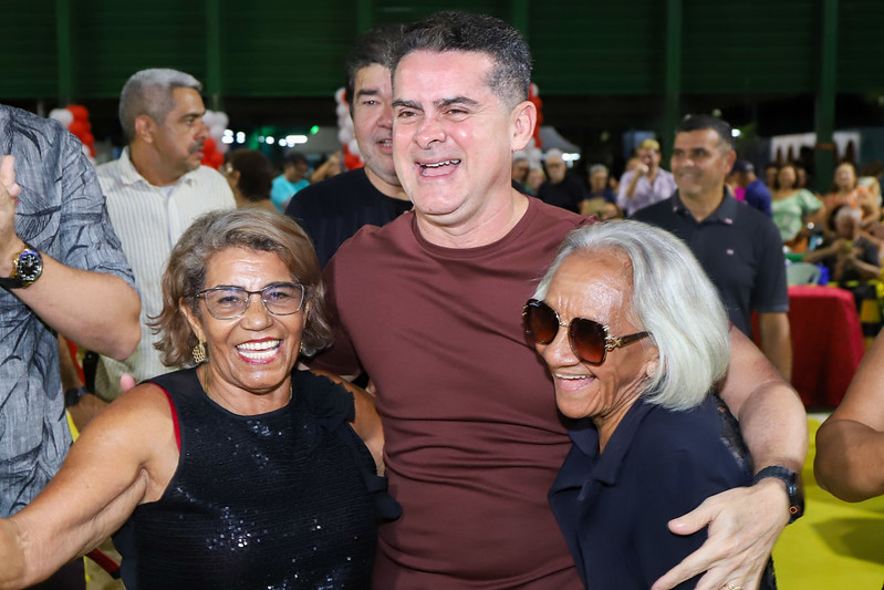 Prefeito David Almeida encerra Olimpiadas da Terceira Idade em Manaus ao lado de participantes