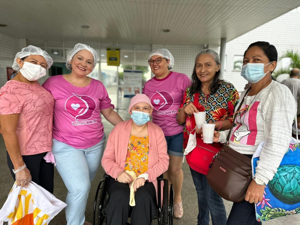 Mulheres participam do Pink Day em Manaus com palestras e serviços gratuitos