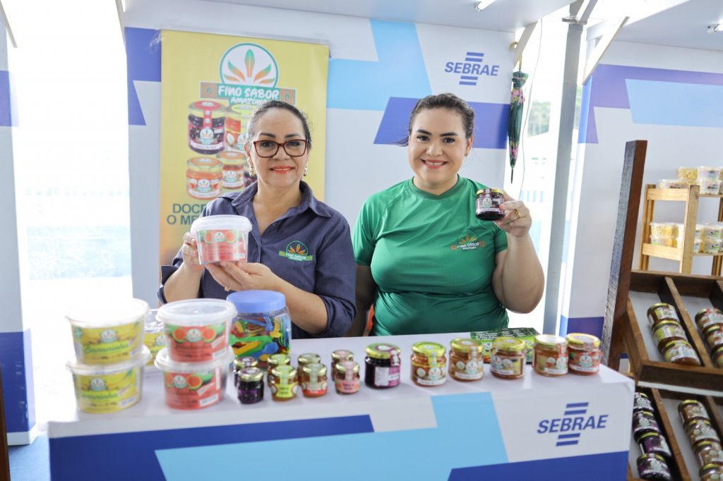 Estande do Sebrae Amazonas na 47ª Expoagro com expositores e produtos locais
