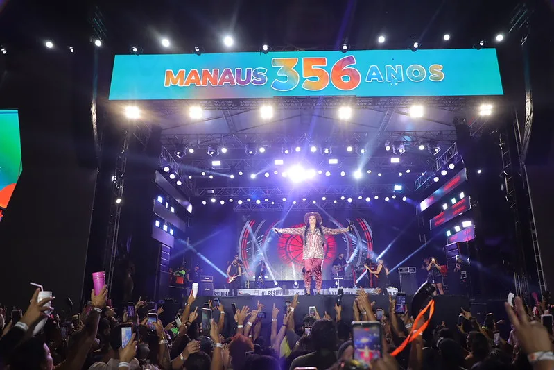 show Gospel na Ponta Negra no aniversário de 356 anos de Manaus, com presença da Banda Diante do Trono