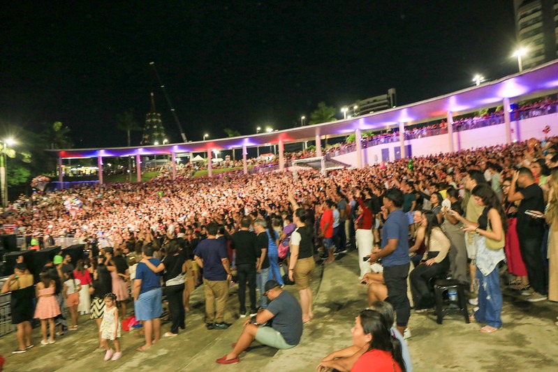 show Gospel na Ponta Negra no aniversário de 356 anos de Manaus, com presença da Banda Diante do Trono