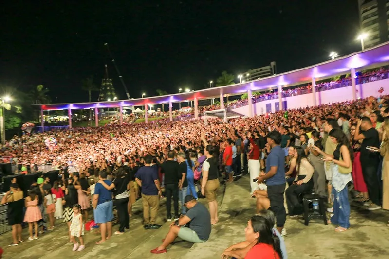 show Gospel na Ponta Negra no aniversário de 356 anos de Manaus, com presença da Banda Diante do Trono
