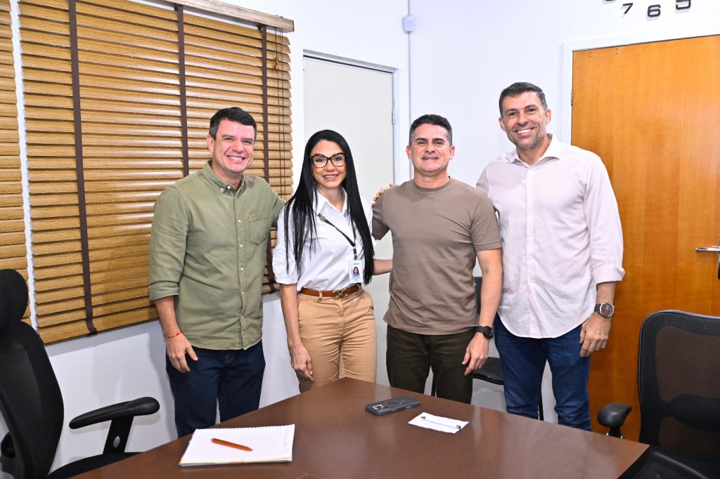 Prefeito David Almeida anuncia ampliação de cirurgias e exames na rede municipal de saúde em Manaus.