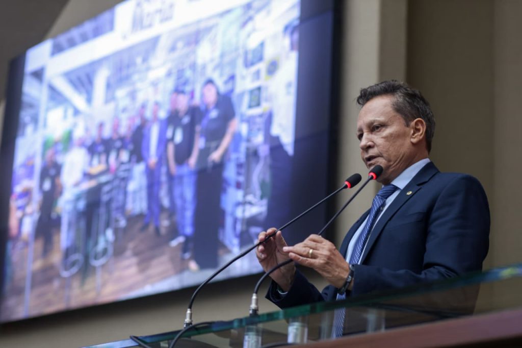 Deputado-Adjuto-Afonso-destaca-na-tribuna-da-Aleam-os-resultados-da-Feira-Internacional-de-Panificacao-da-Amazonia