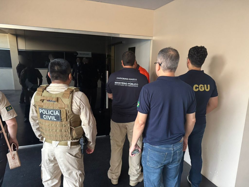 Promotores e policiais anunciam prisões e afastamentos durante coletiva da Operação Metástase em Manaus