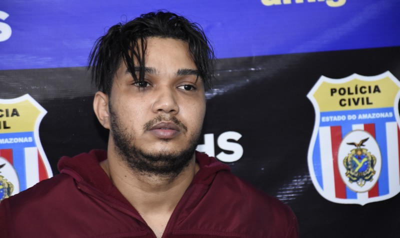 Traficante amazonense ‘Mano Kaio’ estaria escondido em favela alvo de operação no RJ Polícia realiza megaoperação no Complexo da Penha para capturar Mano Kaio, criminoso amazonense de alta periculosidade