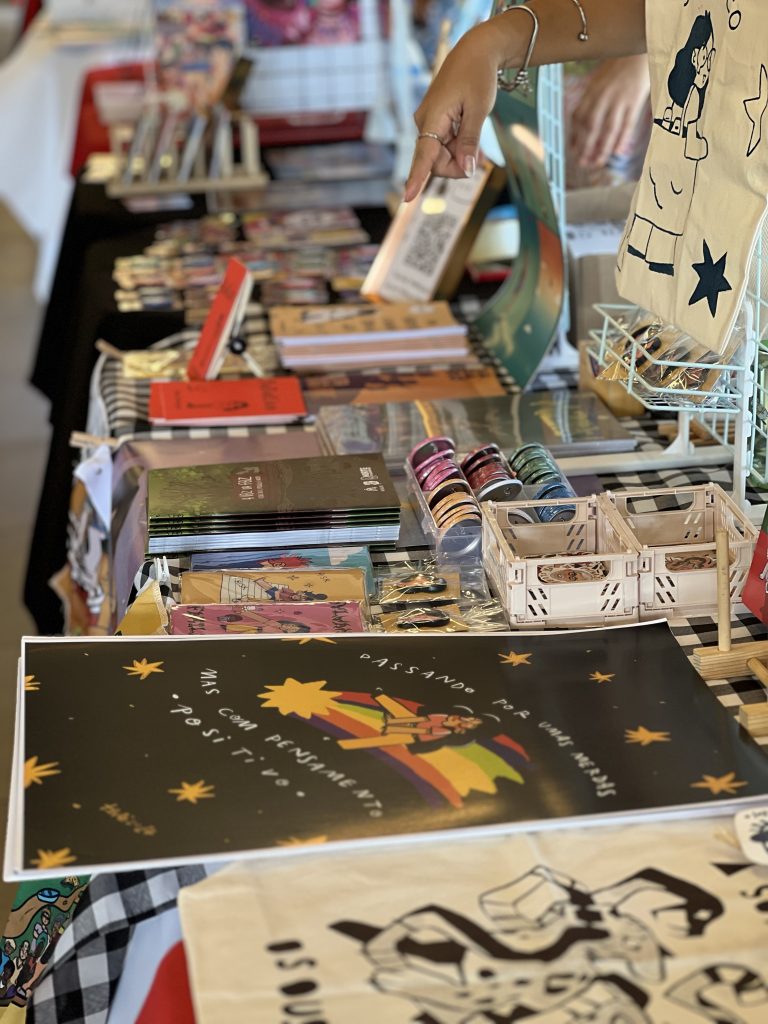 Mercado de livros e quadrinhos em Manaus