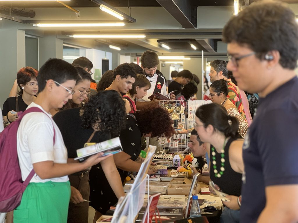 Mercado de livros e quadrinhos em Manaus