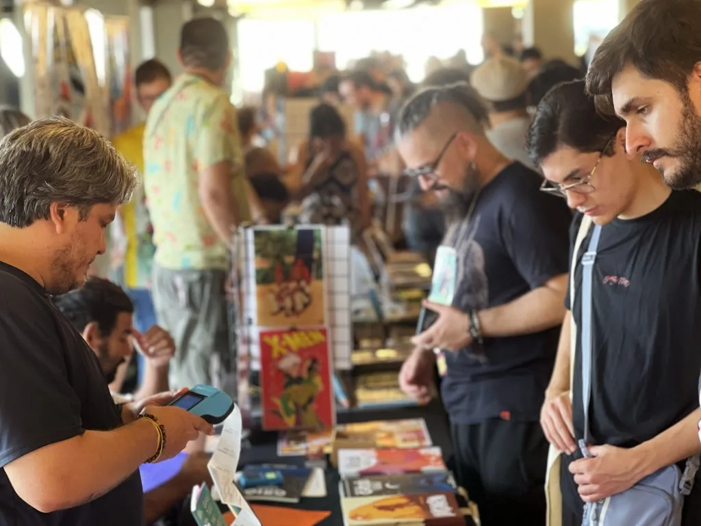Mercado de livros e quadrinhos em Manaus