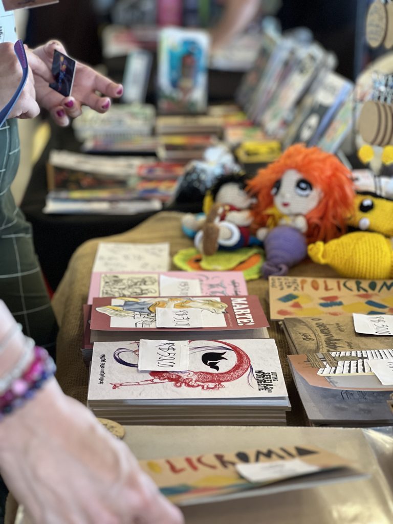 Mercado de livros e quadrinhos em Manaus