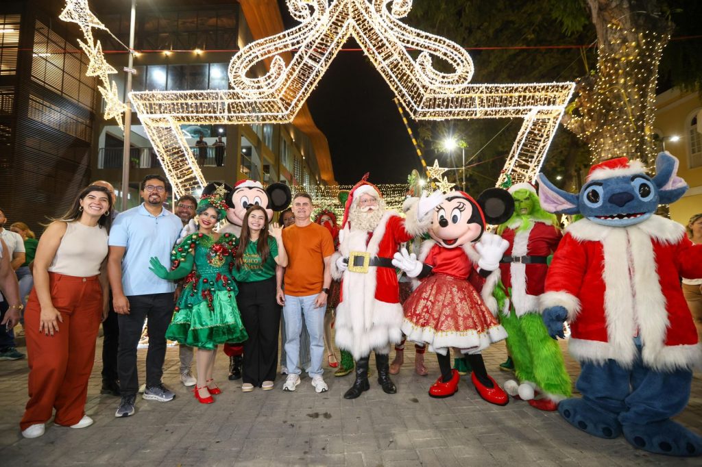 Prefeito-David-Almeida-abre-temporada-natalina-e-reforca-compromisso-de-levar-alegria-e-desenvolvimento-a-toda-Manaus