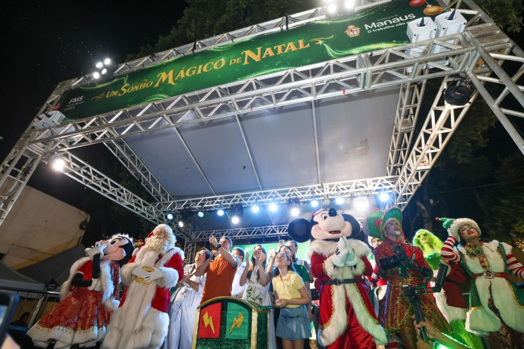 Prefeito-David-Almeida-abre-temporada-natalina-e-reforca-compromisso-de-levar-alegria-e-desenvolvimento-a-toda-Manaus
