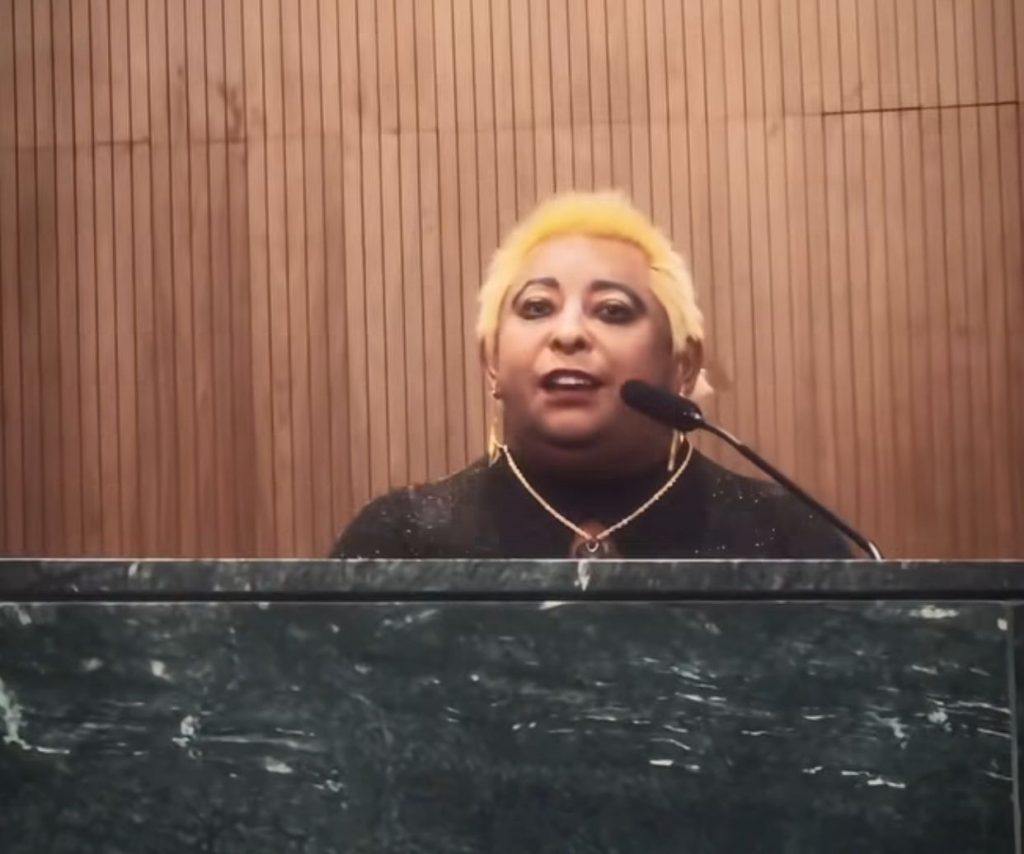 Patixa Teló discursa na Assembleia Legislativa de Goiás Patixa Teló em sessão solene na ALEGO ao lado de profissionais da odontologia