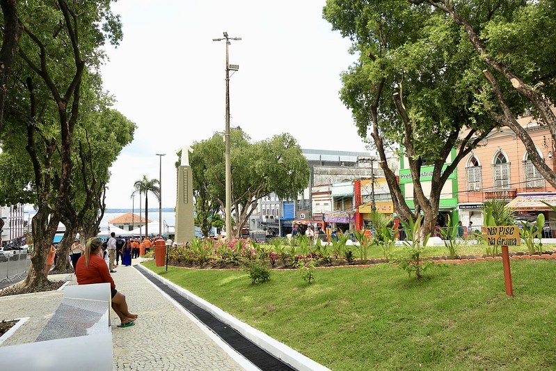 Prefeitura de Manaus entrega revitalização da Praça dos Remédios