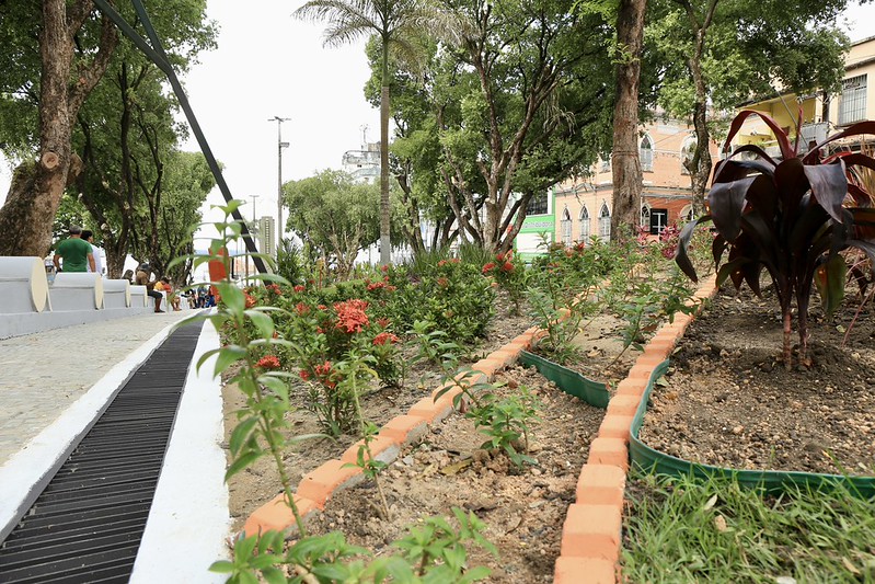 Prefeitura de Manaus entrega revitalização da Praça dos Remédios