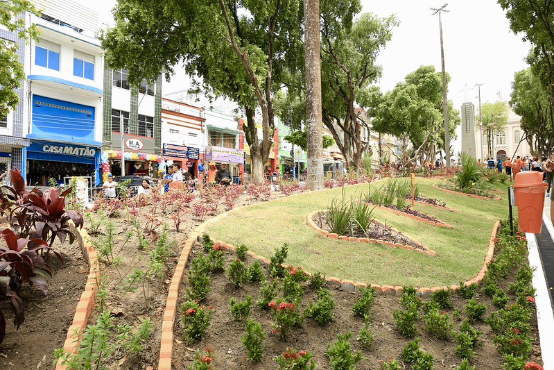 Prefeitura de Manaus entrega revitalização da Praça dos Remédios