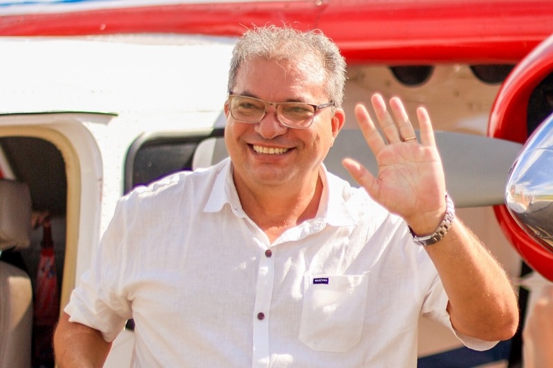 Prefeito de Envira deve devolver R$ 89,9 mil por irregularidades em obras escolares fachada do TCE-AM durante sessão de julgamento