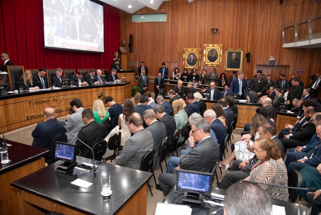 Presidente e corregedor do TCE-AM participam da posse do novo conselheiro do TCE de SP Presidente e corregedor do TCE-AM participam da posse do conselheiro Wagner de Campos Rosário no TCE-SP
