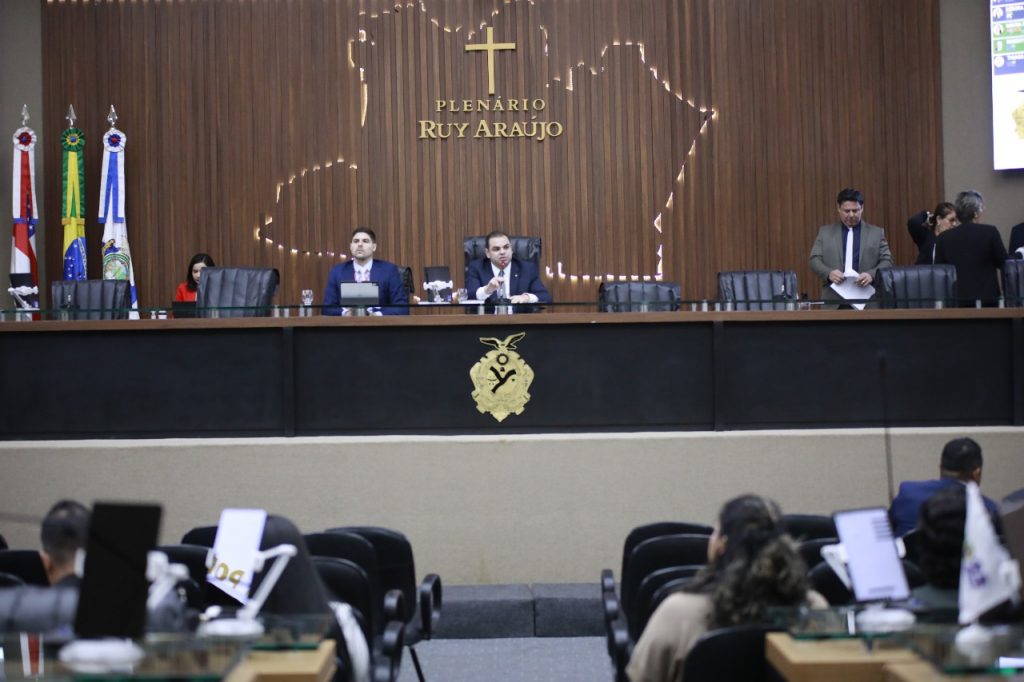 Aleam reage a acidente na Estrada do Turismo e cobra educação no trânsito Plenário da Assembleia Legislativa do amazonas