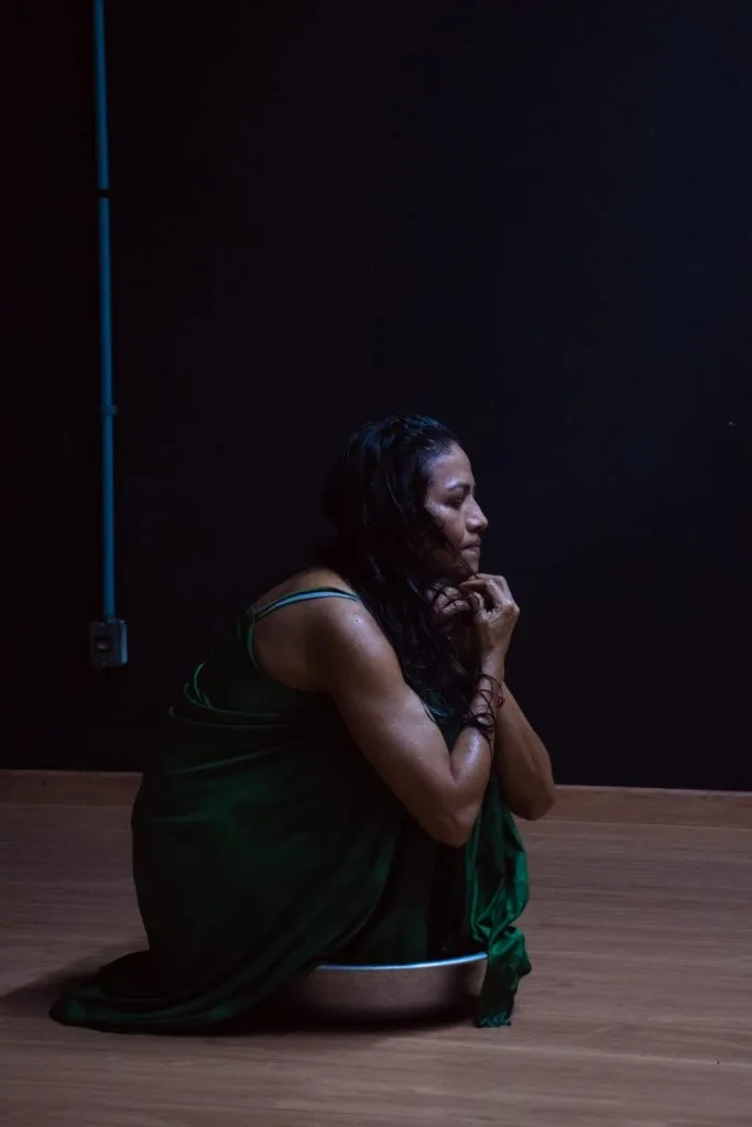 Espetáculo teatral "Aquelas que me Habitam"