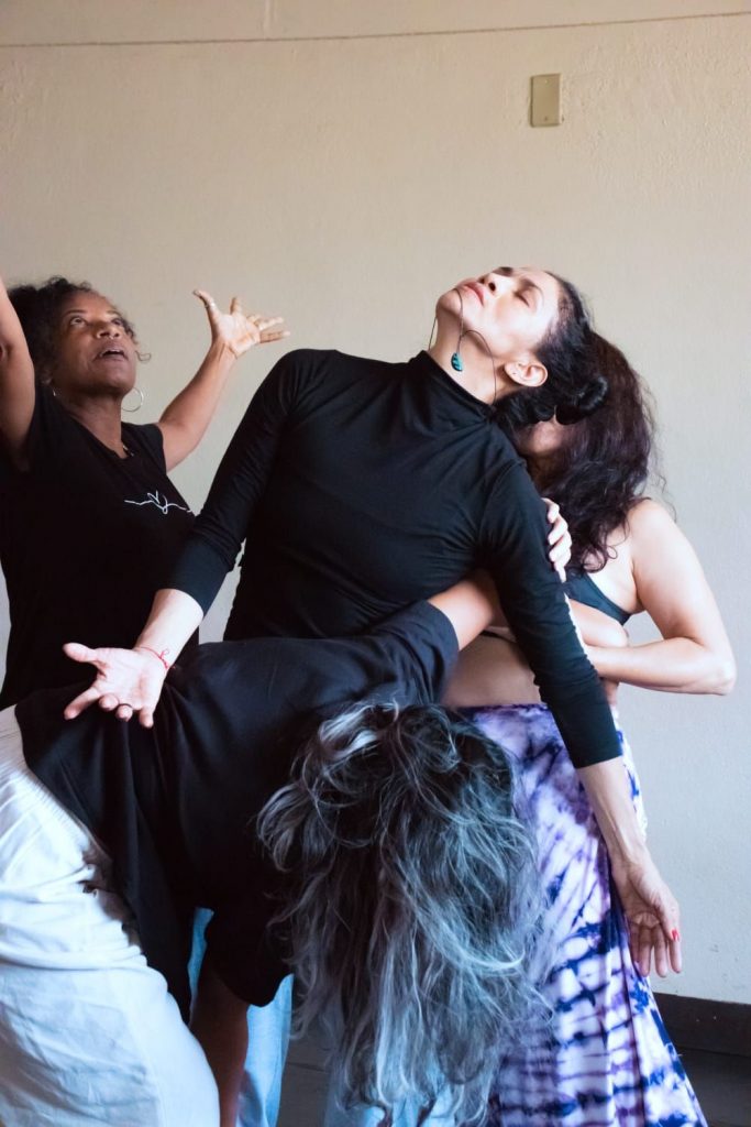 Espetáculo teatral "Aquelas que me Habitam"