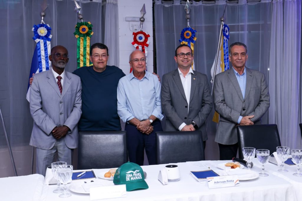 Fecomércio AM debate Reforma Tributária com Eduardo Braga Eduardo Braga palestra na Fecomércio em Manaus