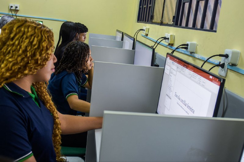 Emenda parlamentar de João Luiz garante novo laboratório de informática em escola pública de Manaus