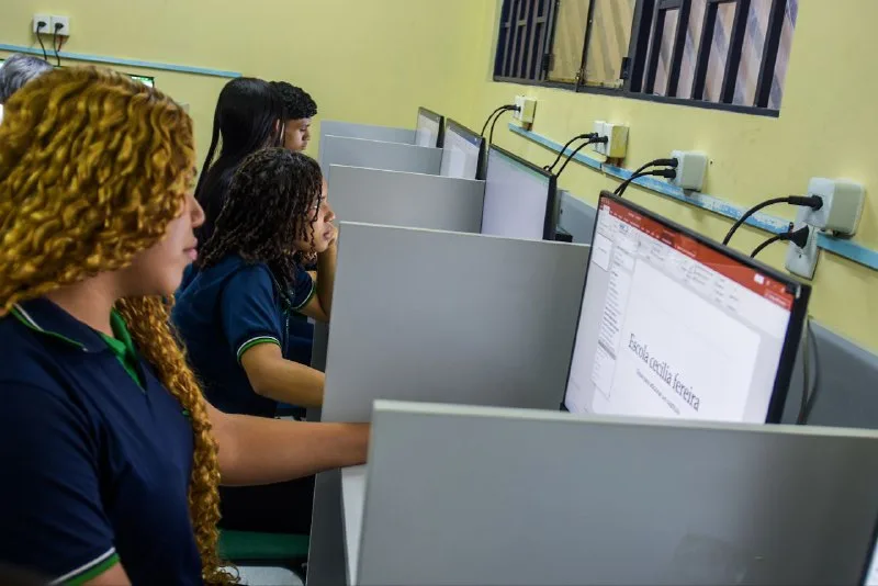 Emenda parlamentar de João Luiz garante novo laboratório de informática em escola pública de Manaus