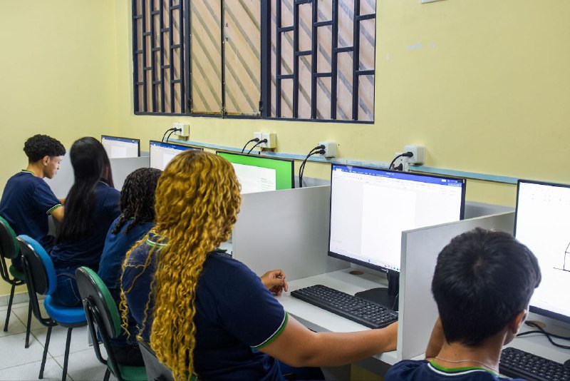 Emenda parlamentar de João Luiz garante novo laboratório de informática em escola pública de Manaus