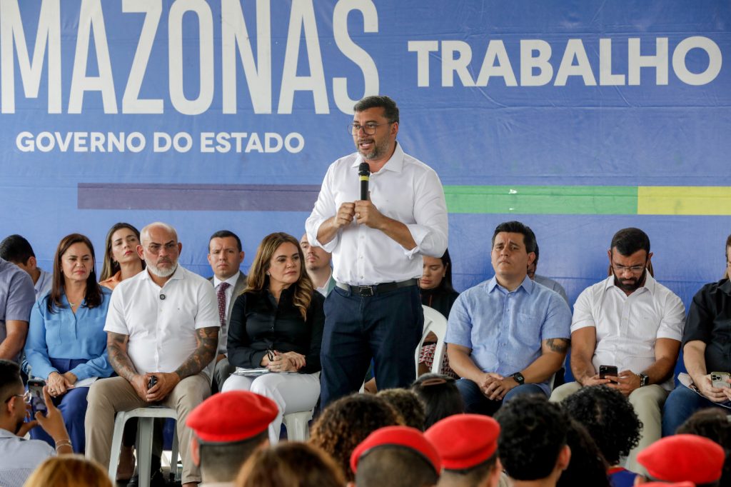 Wilson Lima sanciona leis que ampliam CNH Social e reduzem IPVA em 50% no Amazonas.