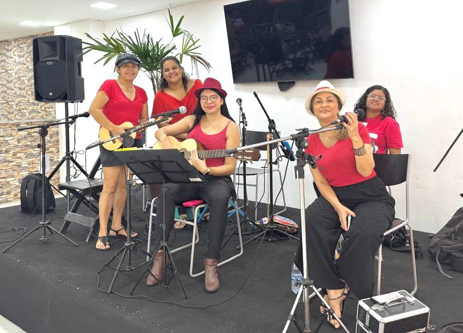 Samba com as moças - grupo de Manaus - Amazonas