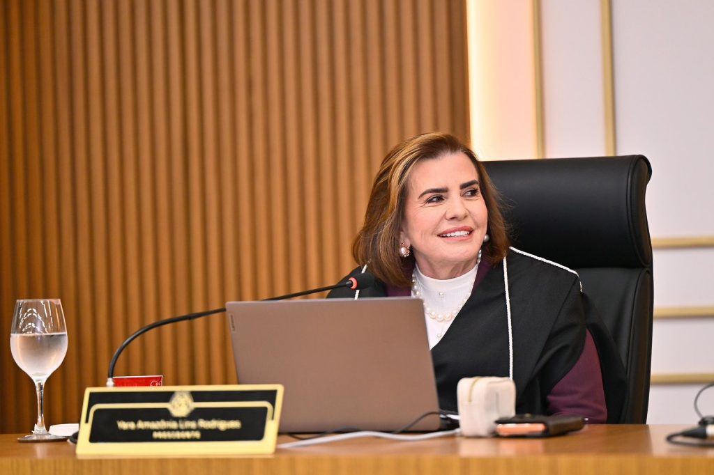 Presidente do TCE-AM, Yara Amazônia Lins, propõe resolução sobre transparência nas emendas parlamentares