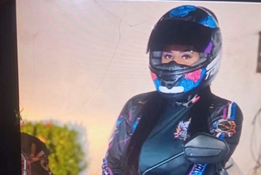 Motociclista Fernanda desaparecida após corrida para Iranduba