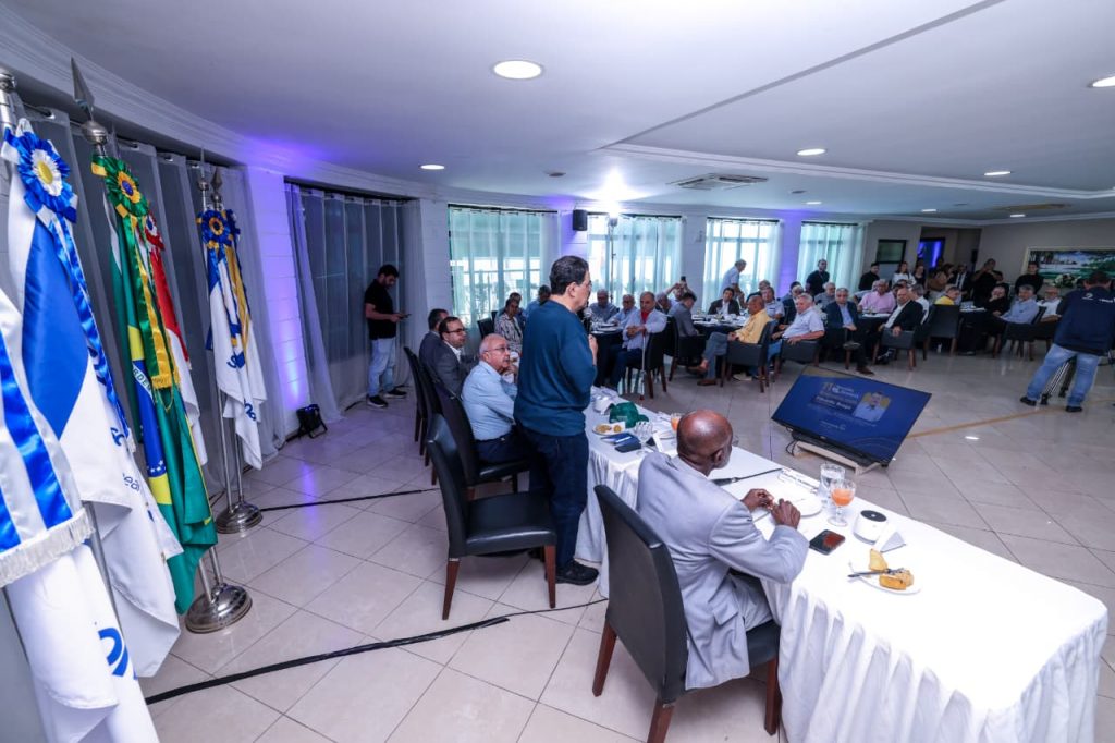Eduardo Braga palestra na Fecomércio em Manaus