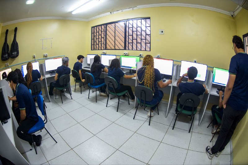 Emenda parlamentar de João Luiz garante novo laboratório de informática em escola pública de Manaus