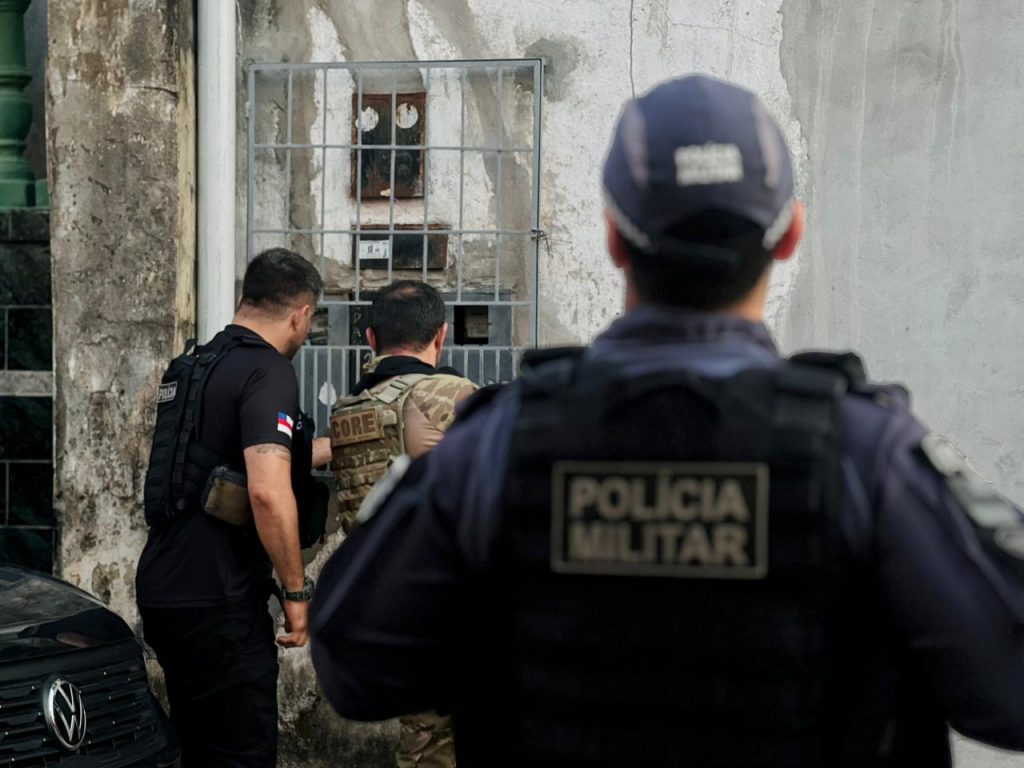 Polícia do Amazonas durante operação que prendeu 27 foragidos por homicídio
