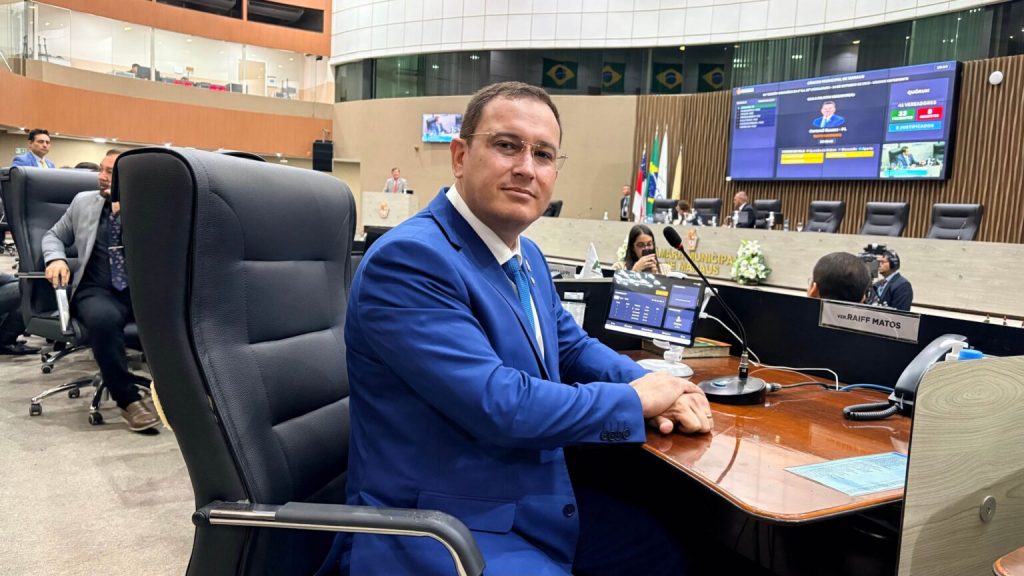 Foto de Raiff Matos na CMM — alt="Raiff Matos gasta cota parlamentar enquanto critica Bolsa Família em Manaus"