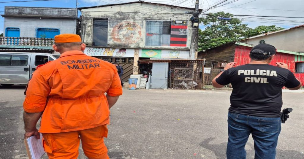 Sucatarias autuadas em Manaus pelo CIF (Foto: Fábio Alves)