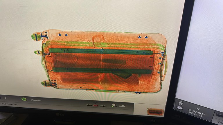 PF faz apreensão de drogas e dinheiro no Aeroporto de Manaus