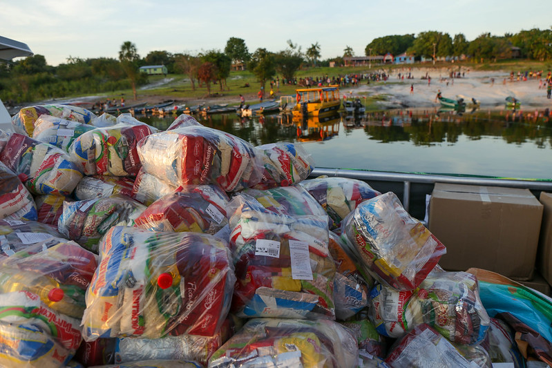 Embarcação do Natal das águas da Prefeitura de Manaus chega à comunidades da Zona Rural (Foto: Divulgação)