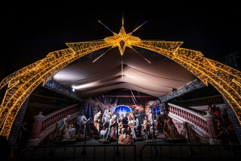 ‘Mundo Encantado do Natal’ inicia programação no Largo de São Sebastião em Manaus Decoração de Natal no Largo São Sebastião em Manaus no ano de 2025
