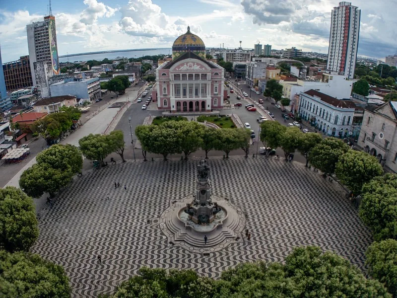 Teatro Amazonas no Largo São Sebastião, em Manaus