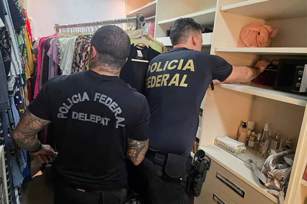 Operação Sem Desconto faz apreensões em casa do filho do Careca dio INSS