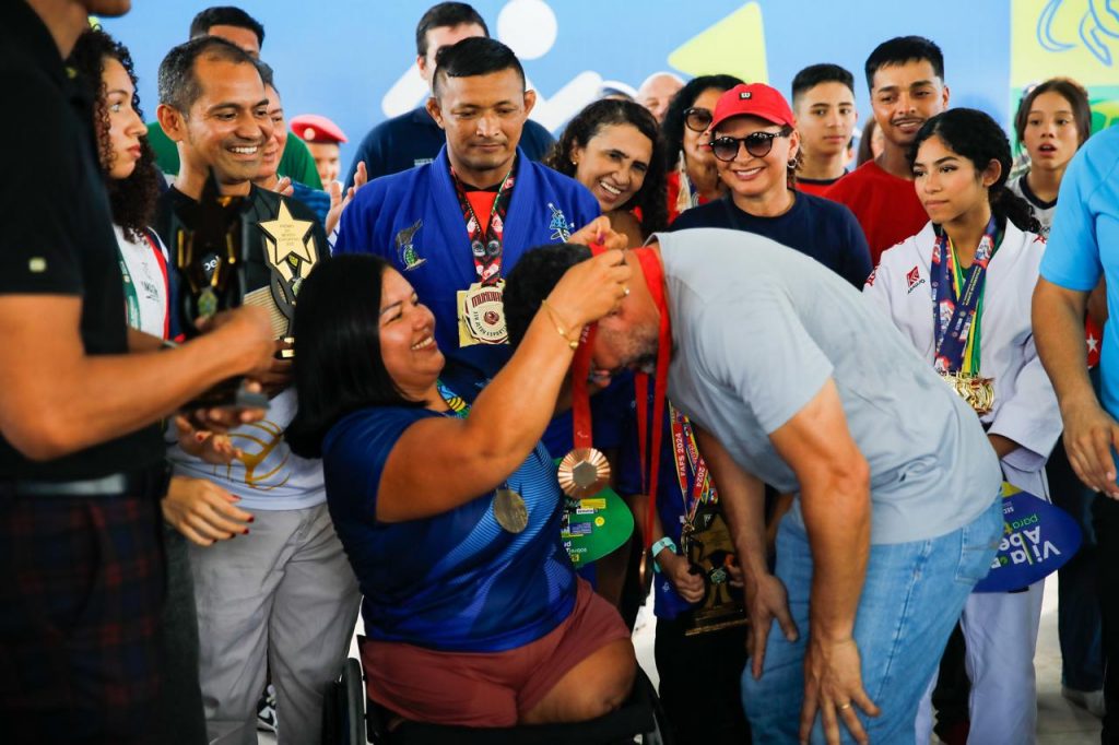 Investimentos-do-Governo-do-Amazonas-impulsionam-esporte-e-ampliam-acesso-da-populacao-as-atividades-esportivas-1_foto-Antonio-Lima-e-Mauro-Neto-Secom.